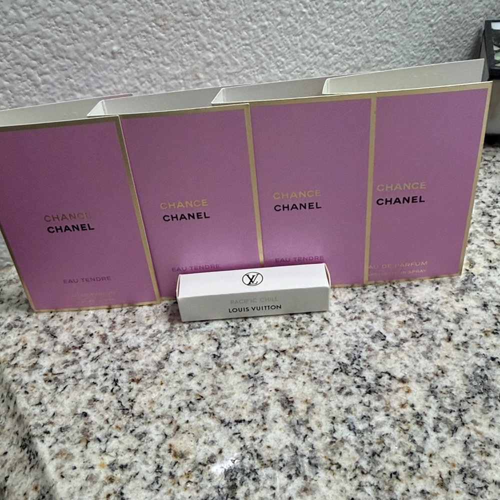 CHANEL Chance Eau Tendre & LV Set in Pink